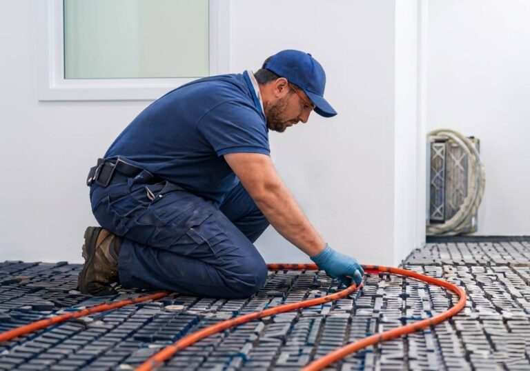 instalación de suelo radiante en vivienda por técnico